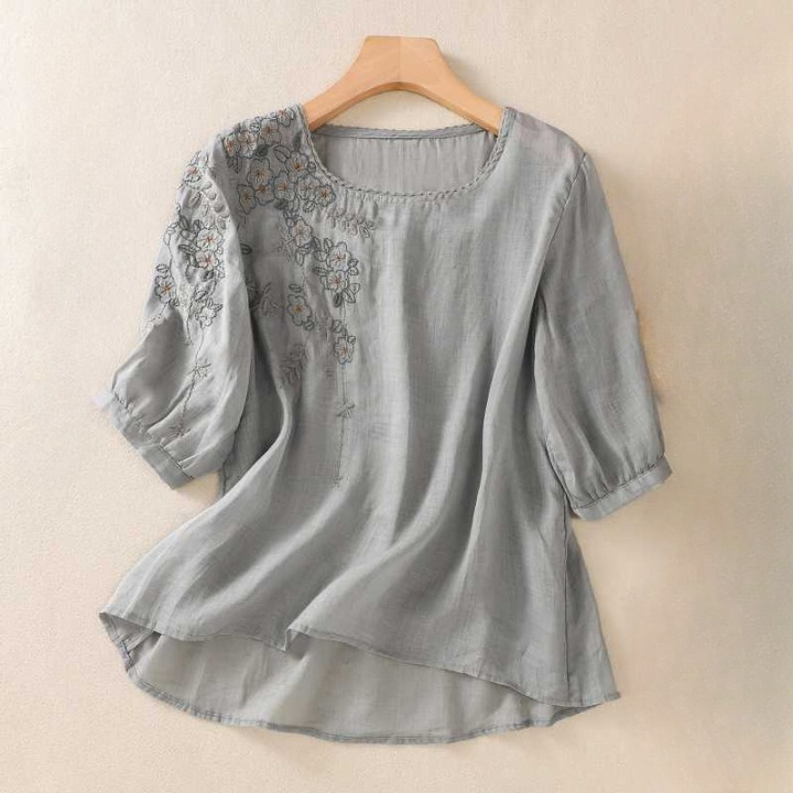 Women’s Embroidered Linen 3/4 Sleeve Blouse