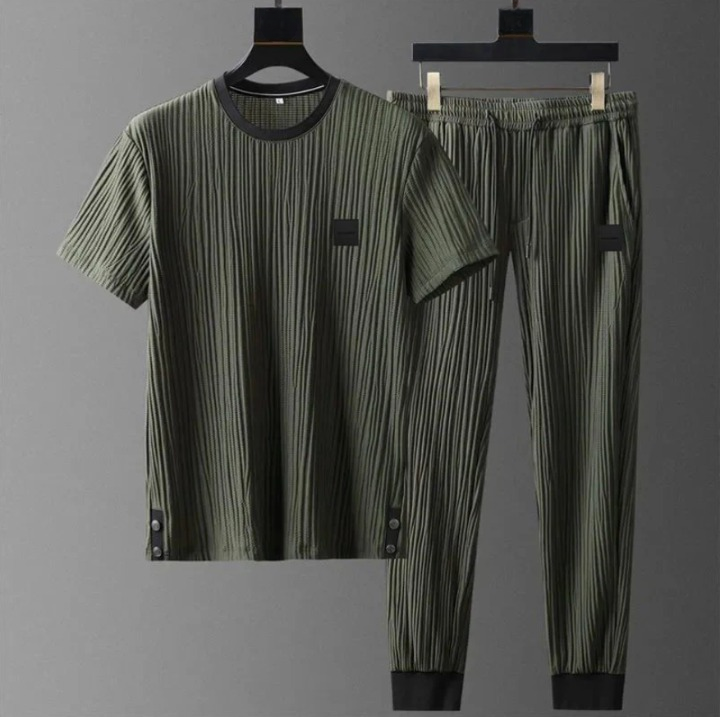 Men’s Wesley Pleated 2-Piece Casual Lightweight Set